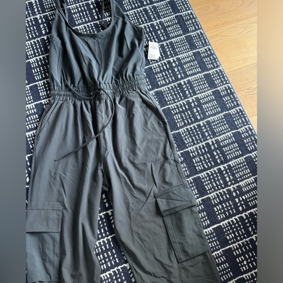 Abercrombie NWT size small navy blue jumpsuit - Picture 2 of 3